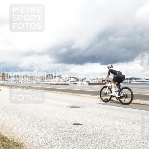 16.08.2026 - KN Förde Triathlon 2026 H.Heesch http://msf.ph/oto/9987010 16.08.2026 13:00:13 Radfahren 576 meine-sportfotos.de