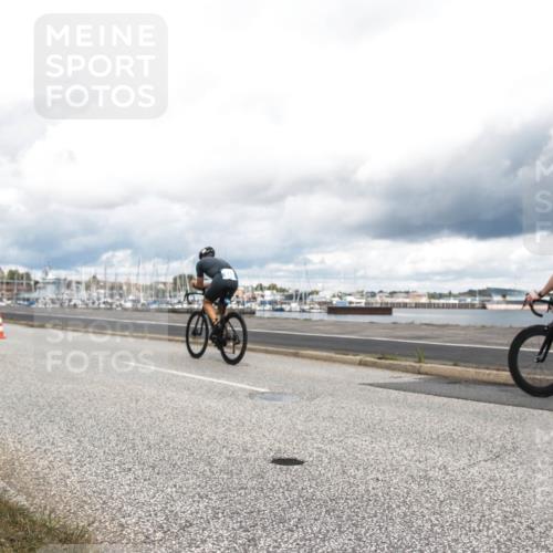 16.08.2026 - KN Förde Triathlon 2026 H.Heesch http://msf.ph/oto/9987128 16.08.2026 13:03:01 Radfahren 512, 577, 702, 736 meine-sportfotos.de