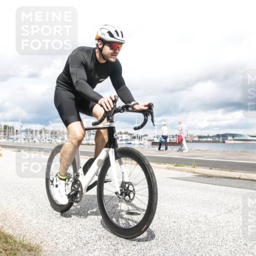 16.08.2026 - KN Förde Triathlon 2026 H.Heesch http://msf.ph/oto/9987222 16.08.2026 13:04:47 Radfahren 555, 705, 717 meine-sportfotos.de