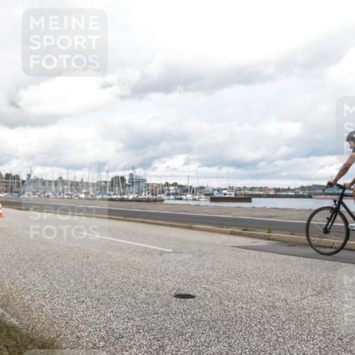 16.08.2026 - KN Förde Triathlon 2026 H.Heesch http://msf.ph/oto/9987358 16.08.2026 13:08:22 Radfahren 541, 584, 590, 602, 607, 612, 722, 745 meine-sportfotos.de