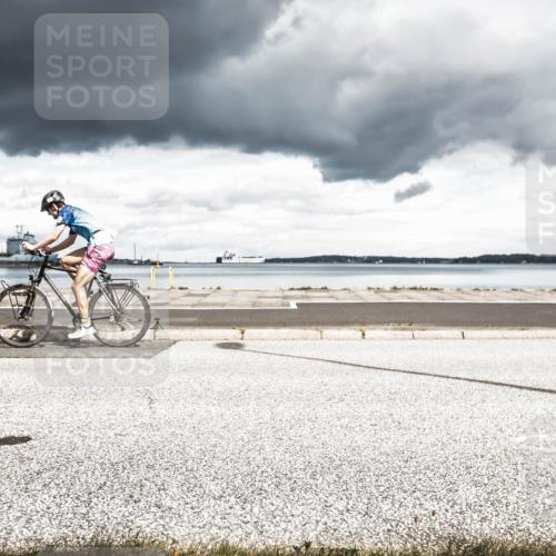 16.08.2026 - KN Förde Triathlon 2026 H.Heesch http://msf.ph/oto/9987791 16.08.2026 13:26:32 Radfahren 725, 742 meine-sportfotos.de