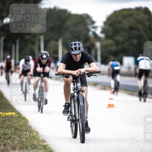 16.08.2026 - KN Förde Triathlon 2026 H.Heesch http://msf.ph/oto/9988045 16.08.2026 13:12:57 Radfahren 549, 601, 606, 733 meine-sportfotos.de