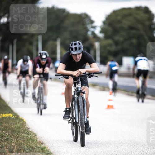 16.08.2026 - KN Förde Triathlon 2026 H.Heesch http://msf.ph/oto/9988046 16.08.2026 13:12:57 Radfahren 549, 601, 606, 733 meine-sportfotos.de