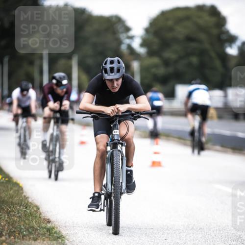 16.08.2026 - KN Förde Triathlon 2026 H.Heesch http://msf.ph/oto/9988049 16.08.2026 13:12:58 Radfahren 549, 556, 588, 601, 606, 733, 734 meine-sportfotos.de