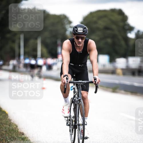 16.08.2026 - KN Förde Triathlon 2026 H.Heesch http://msf.ph/oto/9988092 16.08.2026 13:13:03 Radfahren 549, 556, 588, 606, 734 meine-sportfotos.de