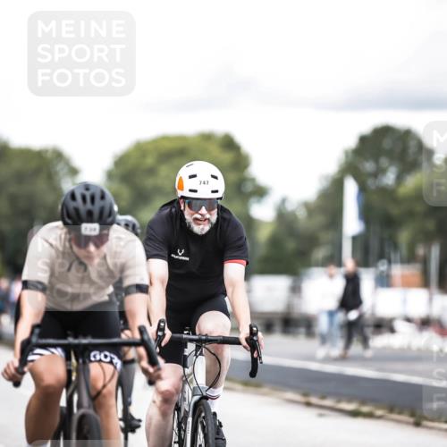 16.08.2026 - KN Förde Triathlon 2026 H.Heesch http://msf.ph/oto/9988126 16.08.2026 13:13:13 Radfahren 532, 534, 539, 544, 706, 721, 730, 742, 747 meine-sportfotos.de