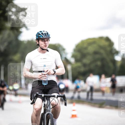 16.08.2026 - KN Förde Triathlon 2026 H.Heesch http://msf.ph/oto/9988176 16.08.2026 13:13:34 Radfahren 517, 538, 717, 736 meine-sportfotos.de