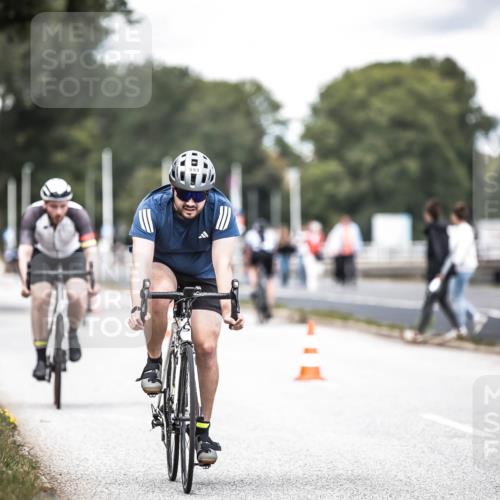 16.08.2026 - KN Förde Triathlon 2026 H.Heesch http://msf.ph/oto/9988225 16.08.2026 13:13:47 Radfahren 567, 571, 577, 585, 599, 703 meine-sportfotos.de