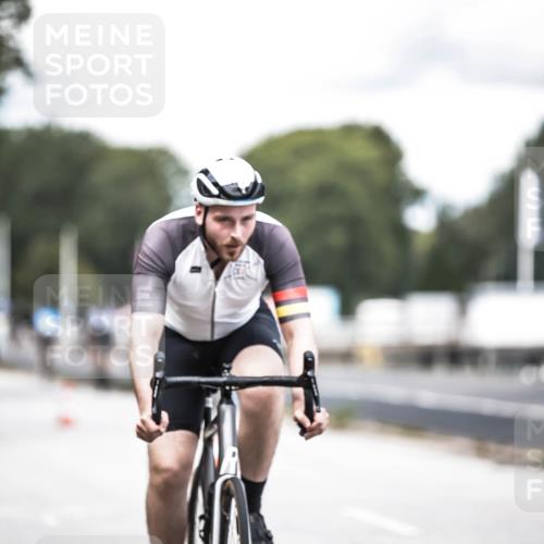 16.08.2026 - KN Förde Triathlon 2026 H.Heesch http://msf.ph/oto/9988244 16.08.2026 13:13:49 Radfahren 535, 567, 571, 585, 599, 608, 703, 731 meine-sportfotos.de