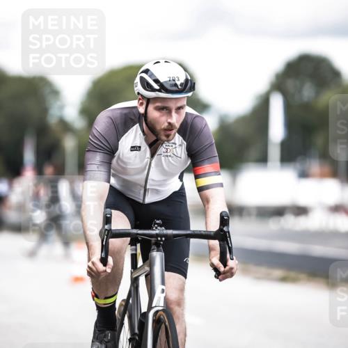 16.08.2026 - KN Förde Triathlon 2026 H.Heesch http://msf.ph/oto/9988249 16.08.2026 13:13:49 Radfahren 535, 567, 571, 585, 599, 608, 703, 731 meine-sportfotos.de