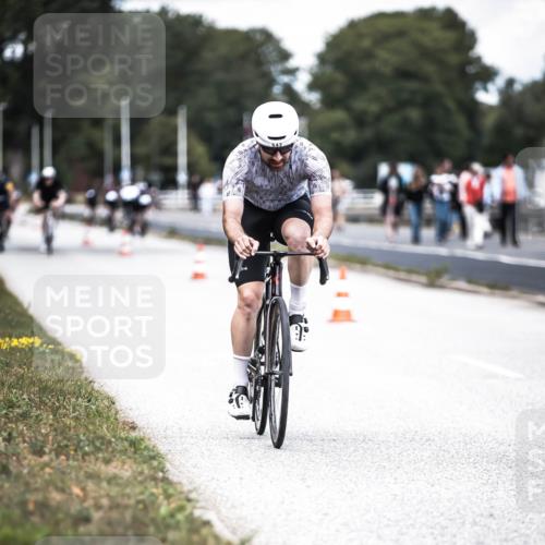 16.08.2026 - KN Förde Triathlon 2026 H.Heesch http://msf.ph/oto/9988275 16.08.2026 13:14:09 Radfahren 509, 545 meine-sportfotos.de