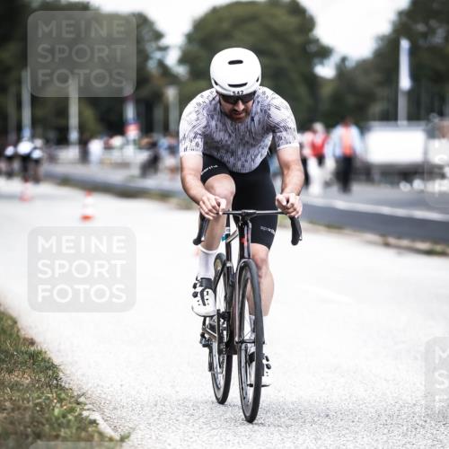 16.08.2026 - KN Förde Triathlon 2026 H.Heesch http://msf.ph/oto/9988282 16.08.2026 13:14:09 Radfahren 509, 545 meine-sportfotos.de