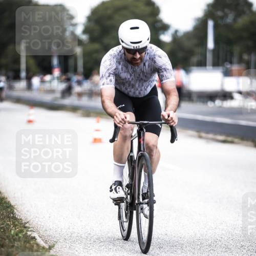 16.08.2026 - KN Förde Triathlon 2026 H.Heesch http://msf.ph/oto/9988284 16.08.2026 13:14:09 Radfahren 509, 545 meine-sportfotos.de