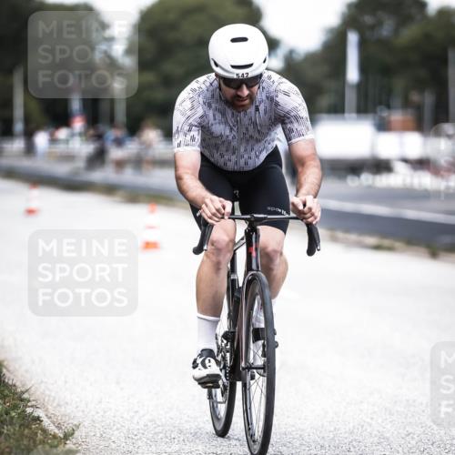 16.08.2026 - KN Förde Triathlon 2026 H.Heesch http://msf.ph/oto/9988285 16.08.2026 13:14:10 Radfahren 509, 530, 545 meine-sportfotos.de