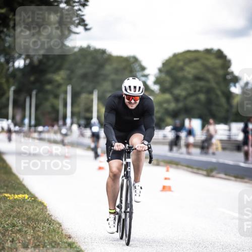 16.08.2026 - KN Förde Triathlon 2026 H.Heesch http://msf.ph/oto/9988355 16.08.2026 13:14:24 Radfahren 546, 555, 561, 568, 610, 705, 740 meine-sportfotos.de