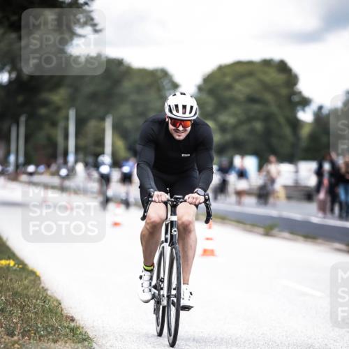 16.08.2026 - KN Förde Triathlon 2026 H.Heesch http://msf.ph/oto/9988358 16.08.2026 13:14:24 Radfahren 546, 555, 561, 568, 610, 705, 740 meine-sportfotos.de