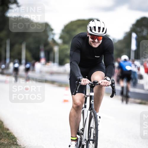 16.08.2026 - KN Förde Triathlon 2026 H.Heesch http://msf.ph/oto/9988367 16.08.2026 13:14:25 Radfahren 546, 555, 561, 568, 610, 705, 740 meine-sportfotos.de
