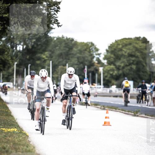 16.08.2026 - KN Förde Triathlon 2026 H.Heesch http://msf.ph/oto/9988381 16.08.2026 13:14:37 Radfahren 521, 533, 724, 726, 739 meine-sportfotos.de