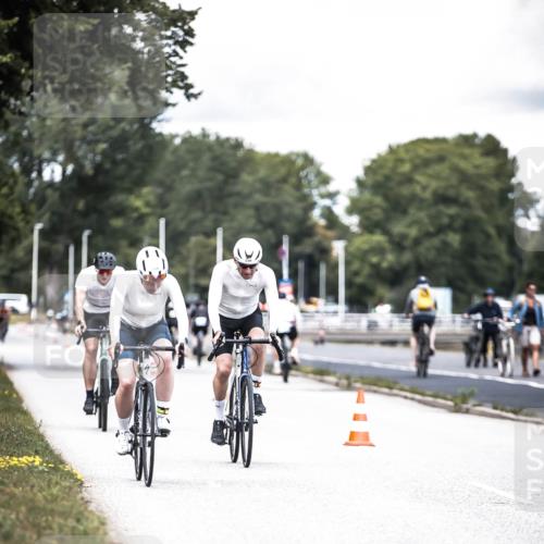 16.08.2026 - KN Förde Triathlon 2026 H.Heesch http://msf.ph/oto/9988384 16.08.2026 13:14:37 Radfahren 521, 533, 724, 726, 739 meine-sportfotos.de