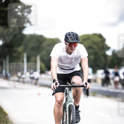 16.08.2026 - KN Förde Triathlon 2026 H.Heesch http://msf.ph/oto/9988405 16.08.2026 13:14:40 Radfahren 528, 533, 724, 726, 739 meine-sportfotos.de