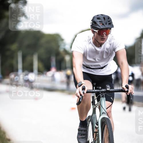 16.08.2026 - KN Förde Triathlon 2026 H.Heesch http://msf.ph/oto/9988411 16.08.2026 13:14:40 Radfahren 528, 533, 724, 726, 739 meine-sportfotos.de