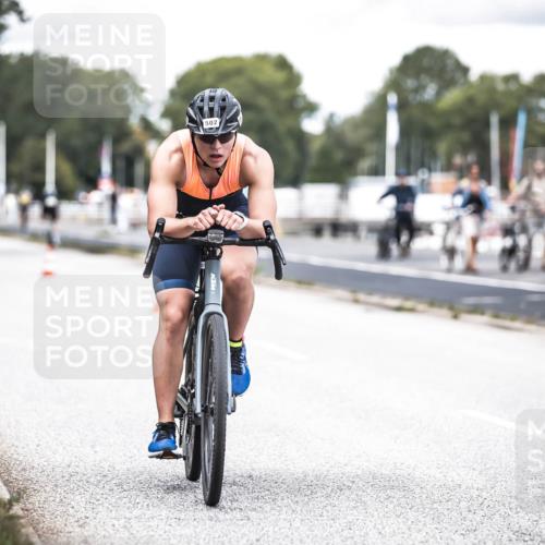 16.08.2026 - KN Förde Triathlon 2026 H.Heesch http://msf.ph/oto/9988426 16.08.2026 13:14:51 Radfahren 513, 550 meine-sportfotos.de