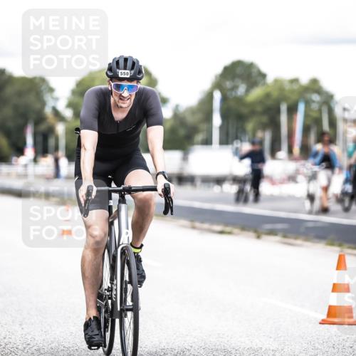 16.08.2026 - KN Förde Triathlon 2026 H.Heesch http://msf.ph/oto/9988444 16.08.2026 13:14:55 Radfahren 550 meine-sportfotos.de
