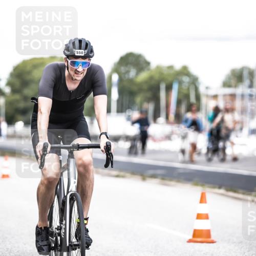 16.08.2026 - KN Förde Triathlon 2026 H.Heesch http://msf.ph/oto/9988447 16.08.2026 13:14:55 Radfahren 550 meine-sportfotos.de