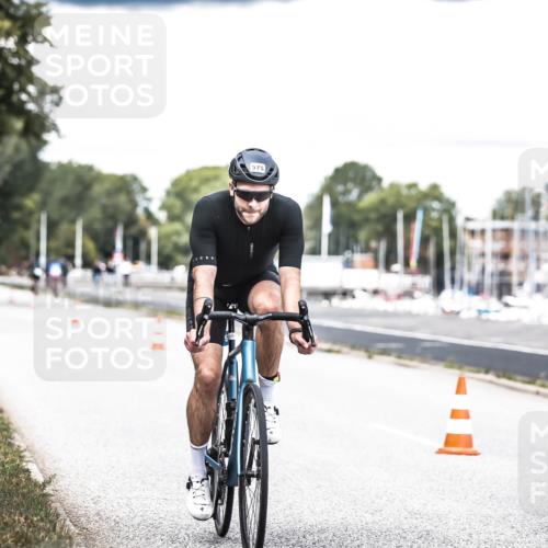 16.08.2026 - KN Förde Triathlon 2026 H.Heesch http://msf.ph/oto/9988498 16.08.2026 13:15:21 Radfahren 531, 575, 708, 711 meine-sportfotos.de