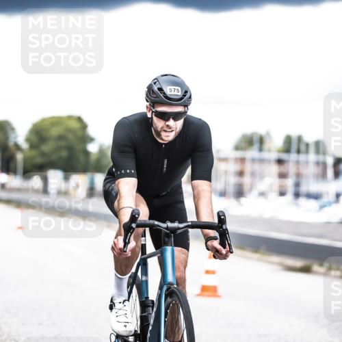 16.08.2026 - KN Förde Triathlon 2026 H.Heesch http://msf.ph/oto/9988505 16.08.2026 13:15:21 Radfahren 531, 575, 708, 711 meine-sportfotos.de