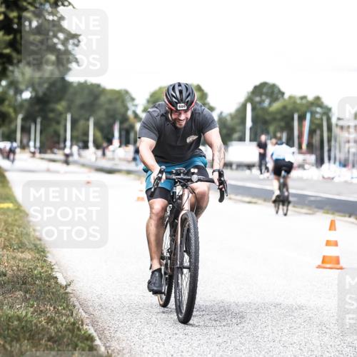 16.08.2026 - KN Förde Triathlon 2026 H.Heesch http://msf.ph/oto/9988621 16.08.2026 13:15:51 Radfahren 569, 606, 742 meine-sportfotos.de