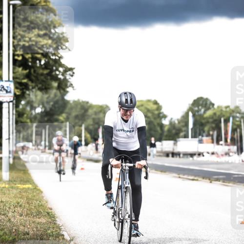 16.08.2026 - KN Förde Triathlon 2026 H.Heesch http://msf.ph/oto/9988639 16.08.2026 13:16:03 Radfahren 517, 525, 527, 571, 734 meine-sportfotos.de