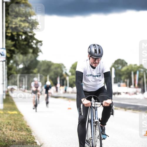 16.08.2026 - KN Förde Triathlon 2026 H.Heesch http://msf.ph/oto/9988647 16.08.2026 13:16:03 Radfahren 517, 525, 527, 571, 734 meine-sportfotos.de