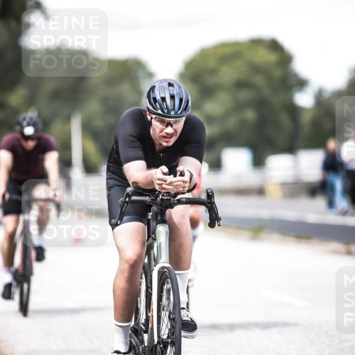 16.08.2026 - KN Förde Triathlon 2026 H.Heesch http://msf.ph/oto/9988668 16.08.2026 13:16:16 Radfahren 519, 535, 552, 567, 585, 727, 732, 738 meine-sportfotos.de