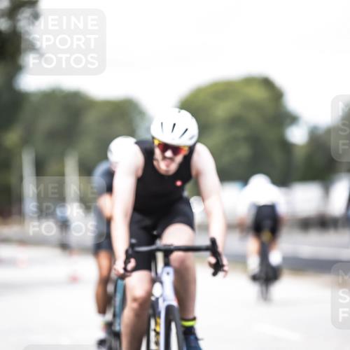 16.08.2026 - KN Förde Triathlon 2026 H.Heesch http://msf.ph/oto/9988686 16.08.2026 13:16:19 Radfahren 519, 520, 535, 552, 565, 567, 585, 715, 717, 727 meine-sportfotos.de