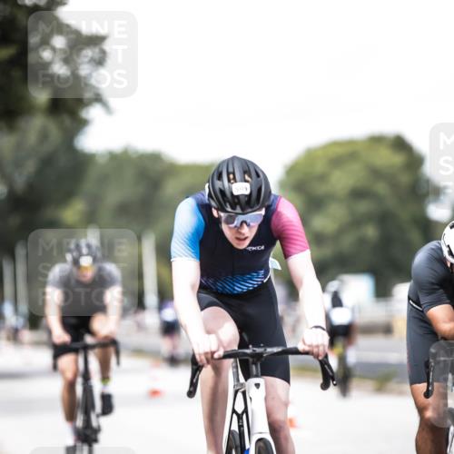 16.08.2026 - KN Förde Triathlon 2026 H.Heesch http://msf.ph/oto/9988725 16.08.2026 13:16:29 Radfahren 545, 579, 611, 725 meine-sportfotos.de