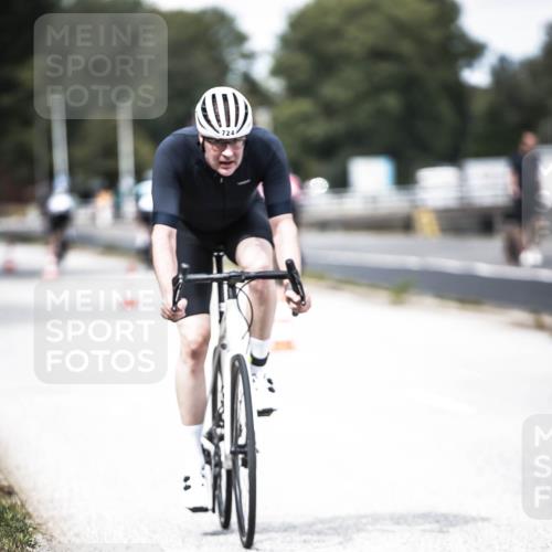 16.08.2026 - KN Förde Triathlon 2026 H.Heesch http://msf.ph/oto/9988832 16.08.2026 13:16:58 Radfahren 546, 583, 724 meine-sportfotos.de