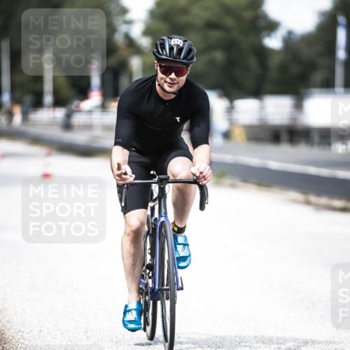 16.08.2026 - KN Förde Triathlon 2026 H.Heesch http://msf.ph/oto/9988851 16.08.2026 13:17:15 Radfahren 707, 743 meine-sportfotos.de