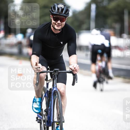 16.08.2026 - KN Förde Triathlon 2026 H.Heesch http://msf.ph/oto/9988857 16.08.2026 13:17:15 Radfahren 707, 743 meine-sportfotos.de