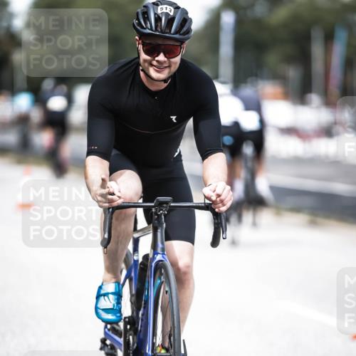 16.08.2026 - KN Förde Triathlon 2026 H.Heesch http://msf.ph/oto/9988859 16.08.2026 13:17:15 Radfahren 707, 743 meine-sportfotos.de