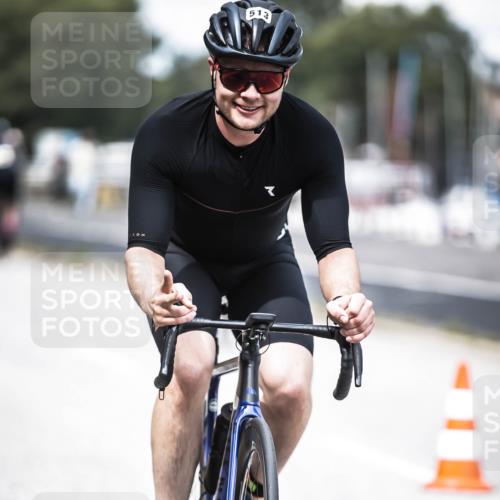 16.08.2026 - KN Förde Triathlon 2026 H.Heesch http://msf.ph/oto/9988862 16.08.2026 13:17:15 Radfahren 707, 743 meine-sportfotos.de