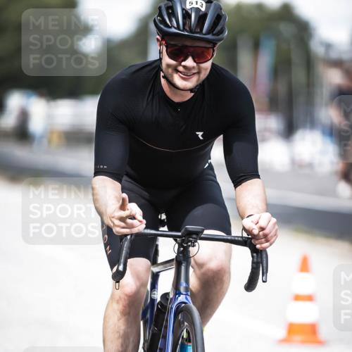16.08.2026 - KN Förde Triathlon 2026 H.Heesch http://msf.ph/oto/9988863 16.08.2026 13:17:15 Radfahren 707, 743 meine-sportfotos.de