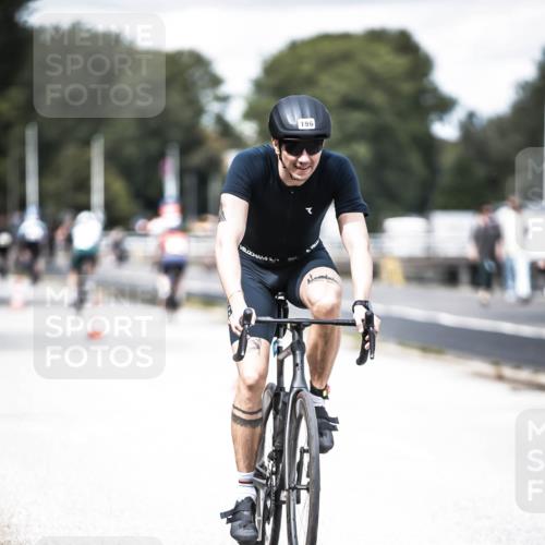 16.08.2026 - KN Förde Triathlon 2026 H.Heesch http://msf.ph/oto/9988884 16.08.2026 13:17:33 Radfahren 196, 594, 610, 723 meine-sportfotos.de