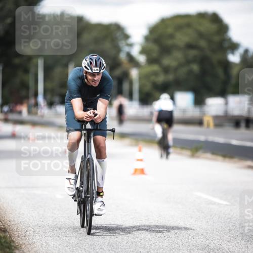 16.08.2026 - KN Förde Triathlon 2026 H.Heesch http://msf.ph/oto/9989011 16.08.2026 13:18:20 Radfahren 557, 702 meine-sportfotos.de