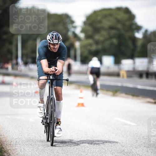 16.08.2026 - KN Förde Triathlon 2026 H.Heesch http://msf.ph/oto/9989012 16.08.2026 13:18:20 Radfahren 557, 702 meine-sportfotos.de