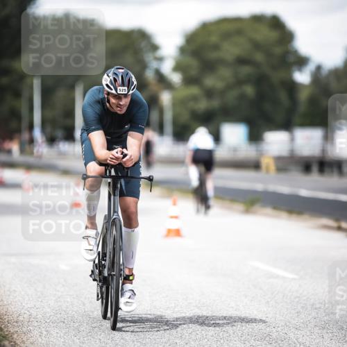 16.08.2026 - KN Förde Triathlon 2026 H.Heesch http://msf.ph/oto/9989013 16.08.2026 13:18:20 Radfahren 557, 702 meine-sportfotos.de