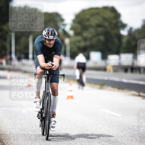 16.08.2026 - KN Förde Triathlon 2026 H.Heesch http://msf.ph/oto/9989014 16.08.2026 13:18:20 Radfahren 557, 702 meine-sportfotos.de