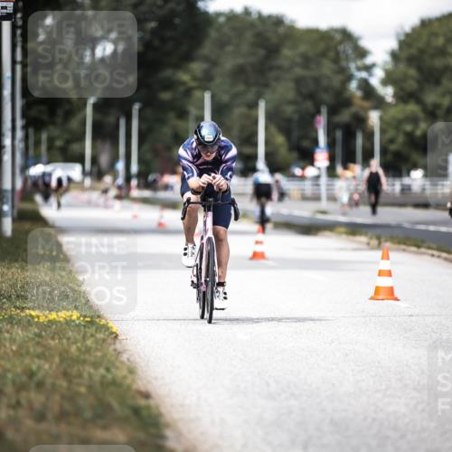 16.08.2026 - KN Förde Triathlon 2026 H.Heesch http://msf.ph/oto/9989021 16.08.2026 13:18:25 Radfahren 590, 602, 607, 702 meine-sportfotos.de