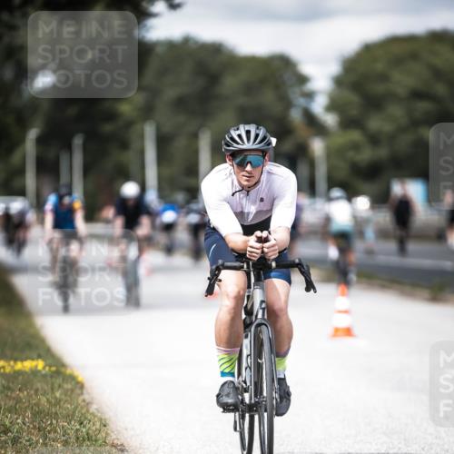 16.08.2026 - KN Förde Triathlon 2026 H.Heesch http://msf.ph/oto/9989067 16.08.2026 13:18:43 Radfahren 559, 566, 592, 597, 603, 609, 715, 718 meine-sportfotos.de