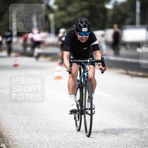 16.08.2026 - KN Förde Triathlon 2026 H.Heesch http://msf.ph/oto/9989127 16.08.2026 13:18:57 Radfahren 565, 704, 719, 725 meine-sportfotos.de